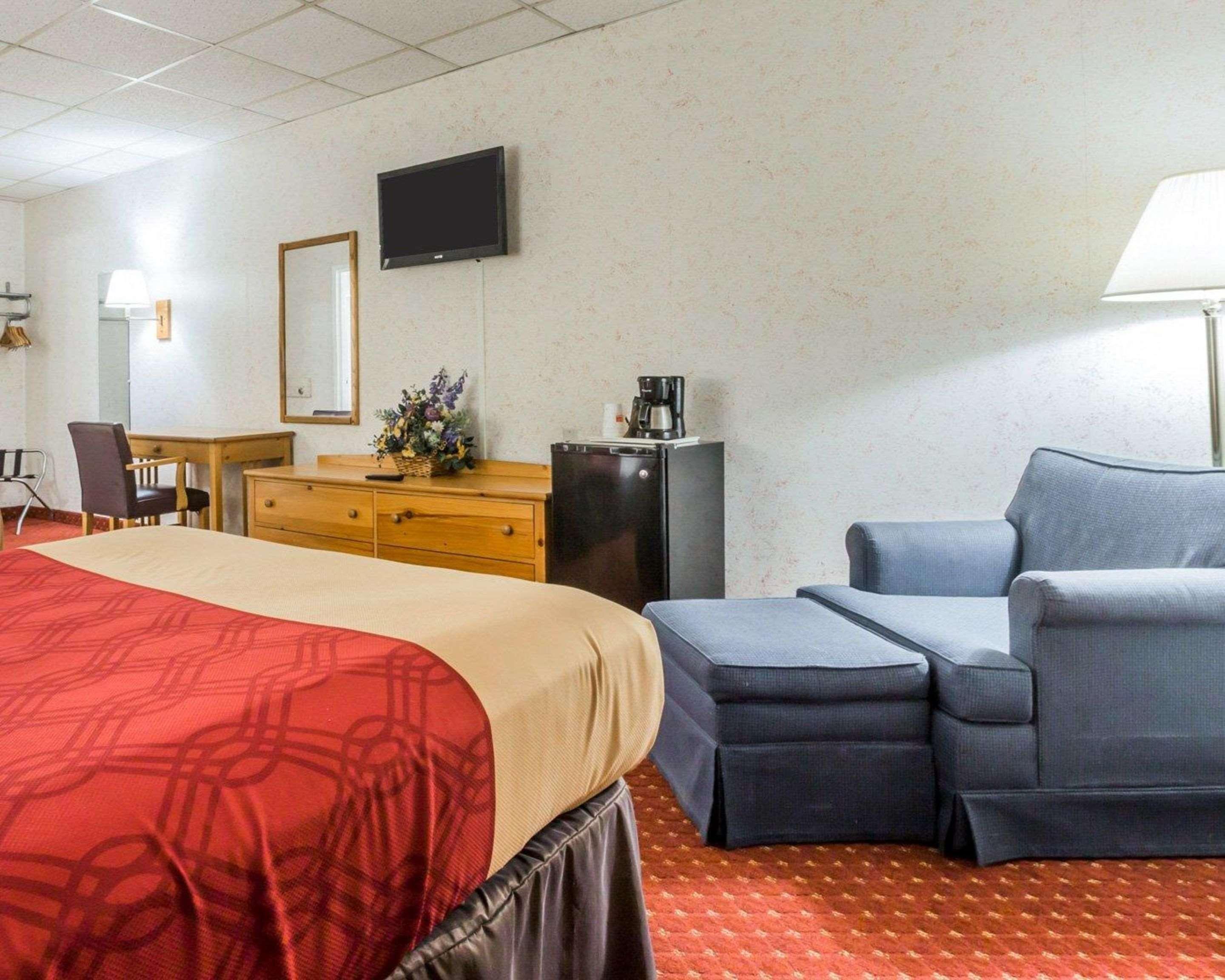 Econo Lodge Stewart International Airport New Windsor Esterno foto