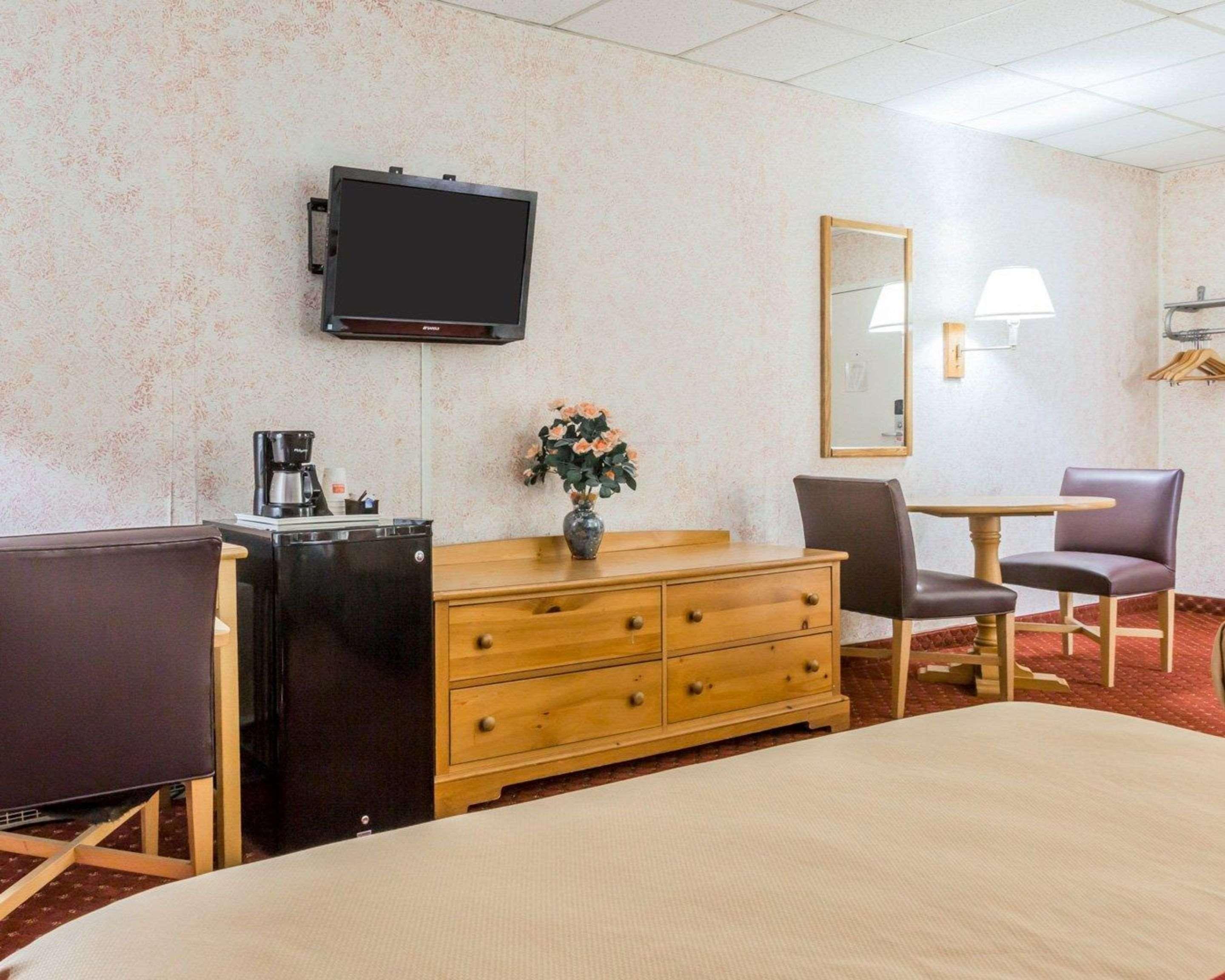 Econo Lodge Stewart International Airport New Windsor Esterno foto
