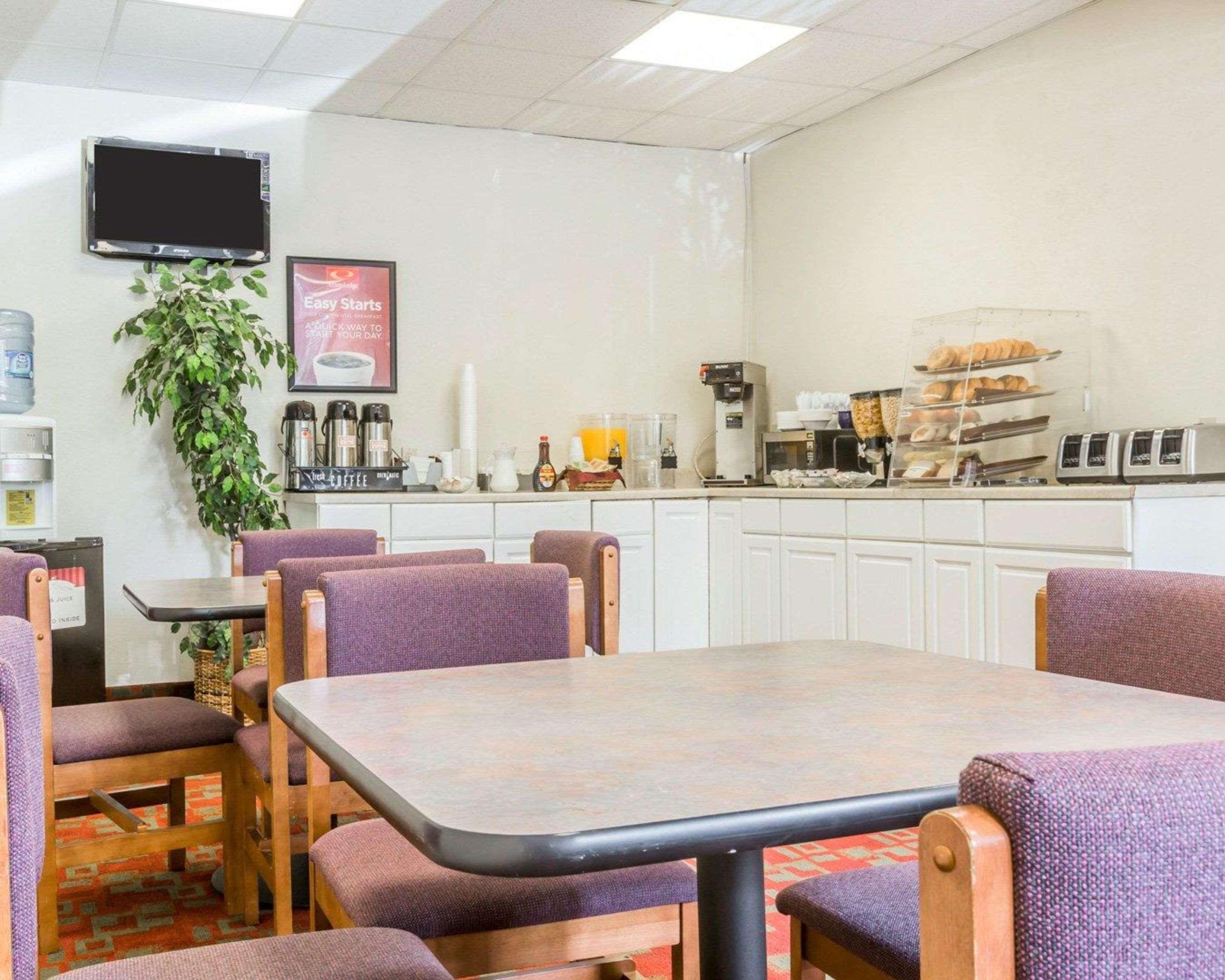 Econo Lodge Stewart International Airport New Windsor Esterno foto