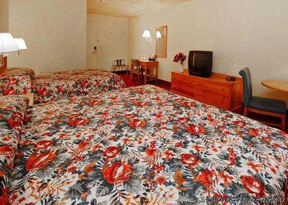 Econo Lodge Stewart International Airport New Windsor Esterno foto